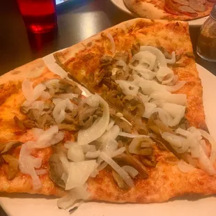 Large 2 slices cheese with mushrooms and onions