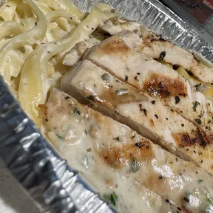 Fettuccine Alfredo with chicken