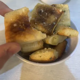 "Garlic knots" were ok