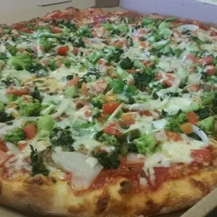 18" extra large pizza with lots of delicious toppings