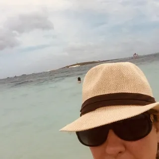 Lori F.
