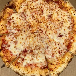 Wonderful cheesy pizza.
