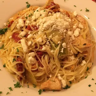 Smoked chicken, artichoke, sun dried tomatoes, and feta. Mmmm