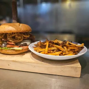 The Mammoth burger w/fries