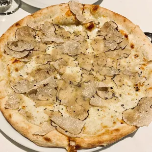 Truffle pizza Instagram: @angelaisafoodie