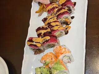 Izmi Sushi Bar