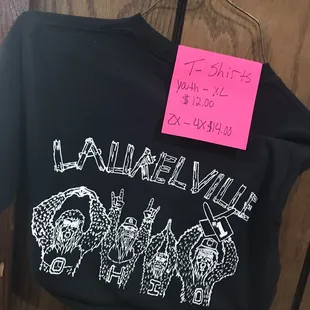 a black t - shirt with the words mam's skillet on it