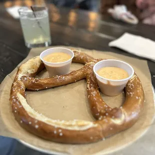 Giant Pretzel &amp; Beer Cheese
