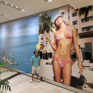 Quicksilver / Roxy  Mana Graphics Overnight Wall Mural Install / Nine ABV Panels / 360ish Sq. Ft.  Waikiki Shopping plaza