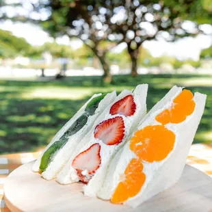 kiwi, strawberry &amp; tangerine