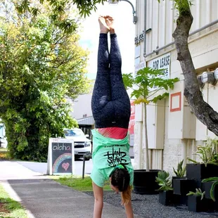 Manakoa Handstand shirt!!