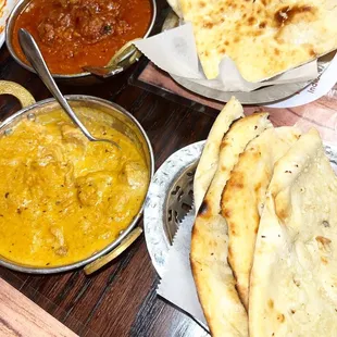 Lamb Vindaloo ; Chicken Pasanda ; Butter Naan ; Garlic Naan