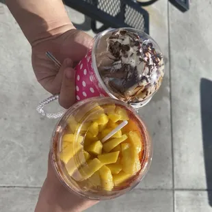 Mangoniada and ice cream rolls