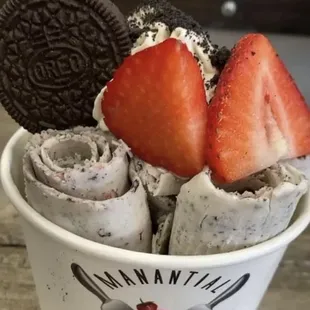 cookies n crème Oreo with strawberry