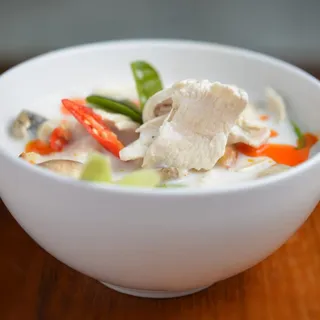 Tom Kha