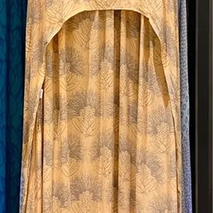 Such a unique cut &amp; top (April 2022)