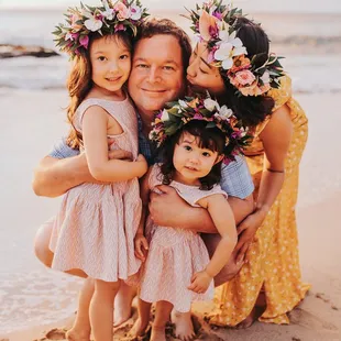 Beautiful Connecting Family Portraits by Manawa Creative in Hawaii