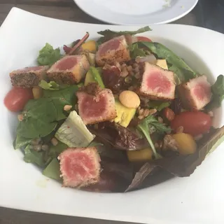 Seared Tuna Salad
