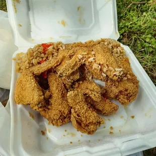 fried chicken, fried chicken wings, chicken wings and fried chicken, food, chicken, bbq chicken, chicken wings, bbq wings, poultry