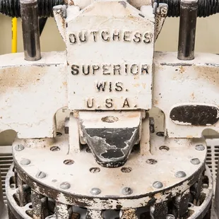 a close up of a machine
