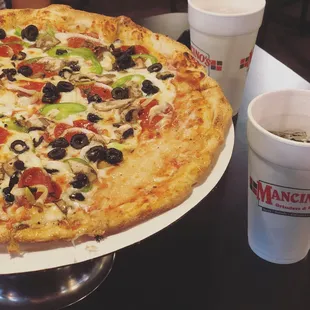 Large Mancino &apos;s Super Pizza