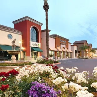 Villagio Shopping Center