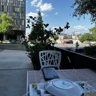 Nice air and shade on S Lamar side.