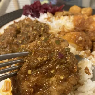 Dark chicken meat was so tender and yummy.