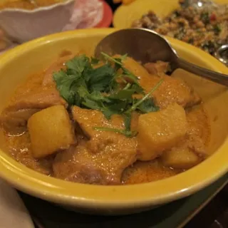 Burmese Style Curry Chicken