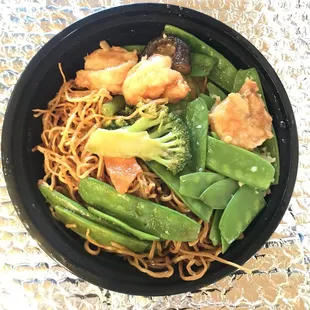 pan fried noodles with shrimp... leftovers going home! still looks good happy to have a good dinner ahead.