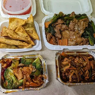 Top: Fried wontons (comes with sweet sour sauce), Beef chow foon with Chinese broccoli  Bottom: Hunan chicken, Szechuan chicken