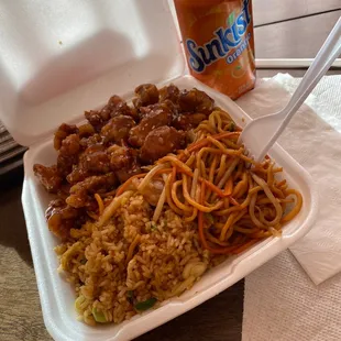 Sesame Chicken Lunch Special