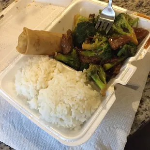Lunch Special: Beef and Broccoli w/ steamed rice and spring roll ($7.37)