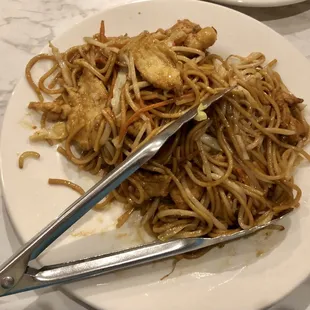 Chicken chow mein with lots of chicken!!