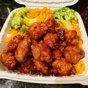 S12. General Tso&apos;s Chicken --Very Good!