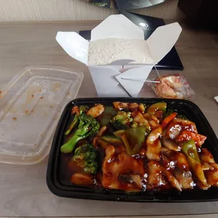 Chicken in garlic sauce &amp; rice