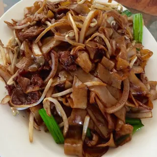 Beef with Fresh Rice Noodles
