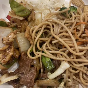 Chicken in hunan spicy sauce, Mongolian beef, veg lo mein