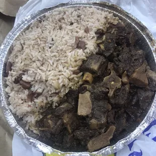 Oxtail with rice and peas