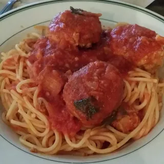Spaghetti & Meatballs Or Italian Sausage