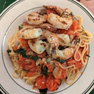 Thin spaghetti with shrimp