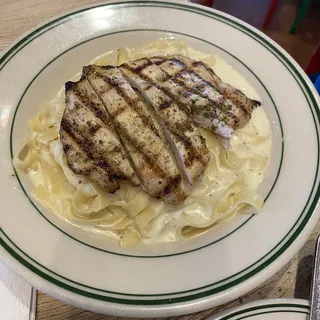 Fettuccine Alfredo