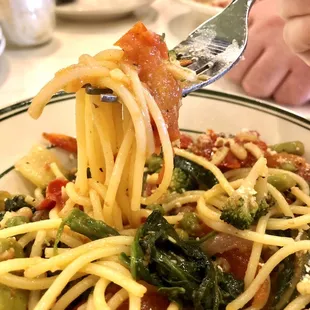 Gluten free noodles acting like regular pasta in the Spaghetti Ortolano