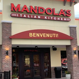 Front of the restaurant from the large parking lot