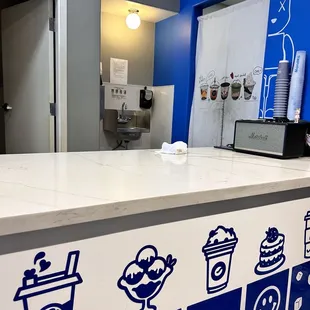 Dirty and no one staffing the front