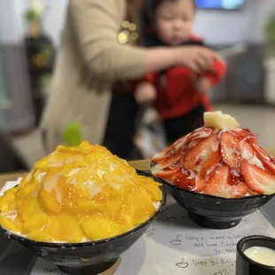Mango &amp; Strawberry bingsu