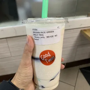 Brown rice milk tea with grass jelly