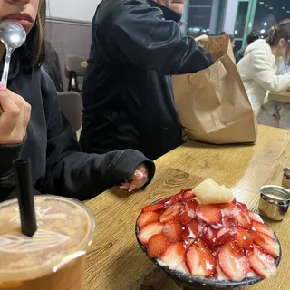 Strawberry Bingsoo