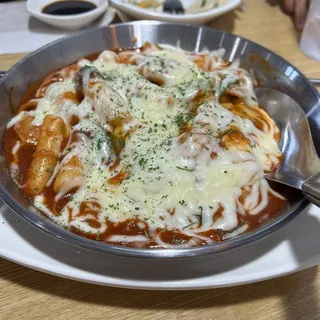 Spicy Rice Cake with Cheese