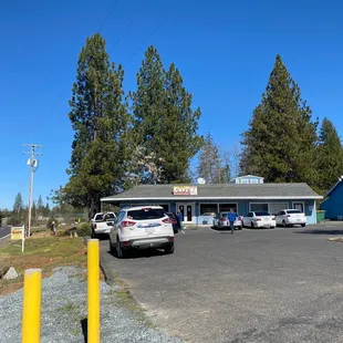 Easy to find w/parking out front